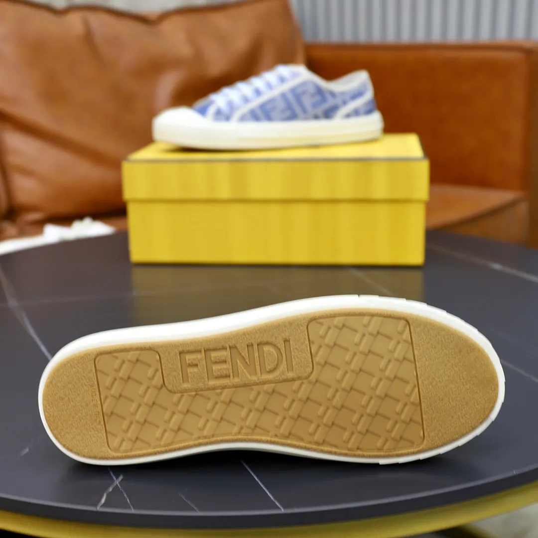 Factory price: 480 original order (couple model) Brand: FENDI Fendi 🙅‍♂️🙅‍♂️🙅‍♂️ Size: Female 35–40, Male 39-44 (45 can be customized) Grade: Official website genuine Material: Imported original LoGO fabric upper Original comfortable lining TPU wear-resistant lightweight outsole Style category: Loafers New trendy shoes Color: actual picture color